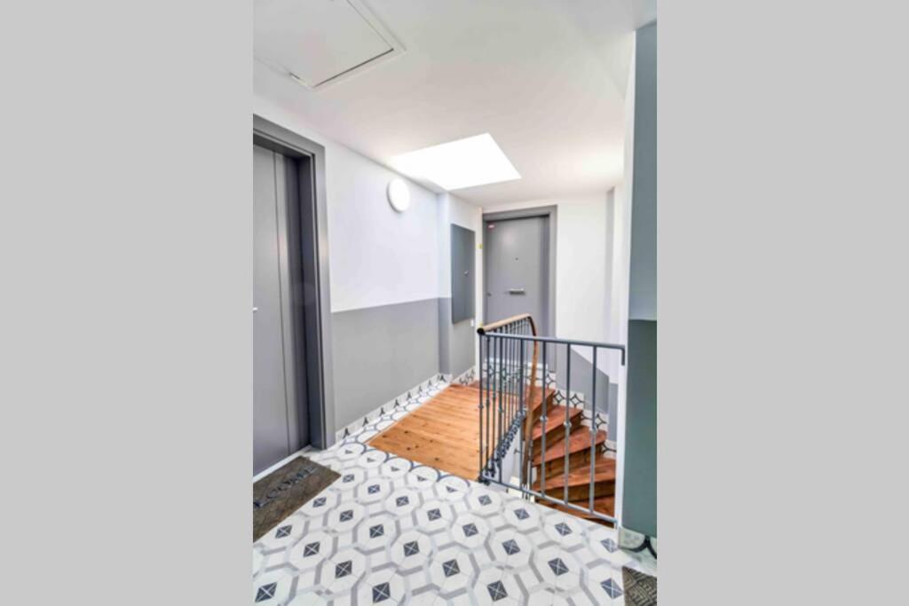 New Design Studio Walking To The Beach And Shops Villefranche-sur-Mer Exterior photo