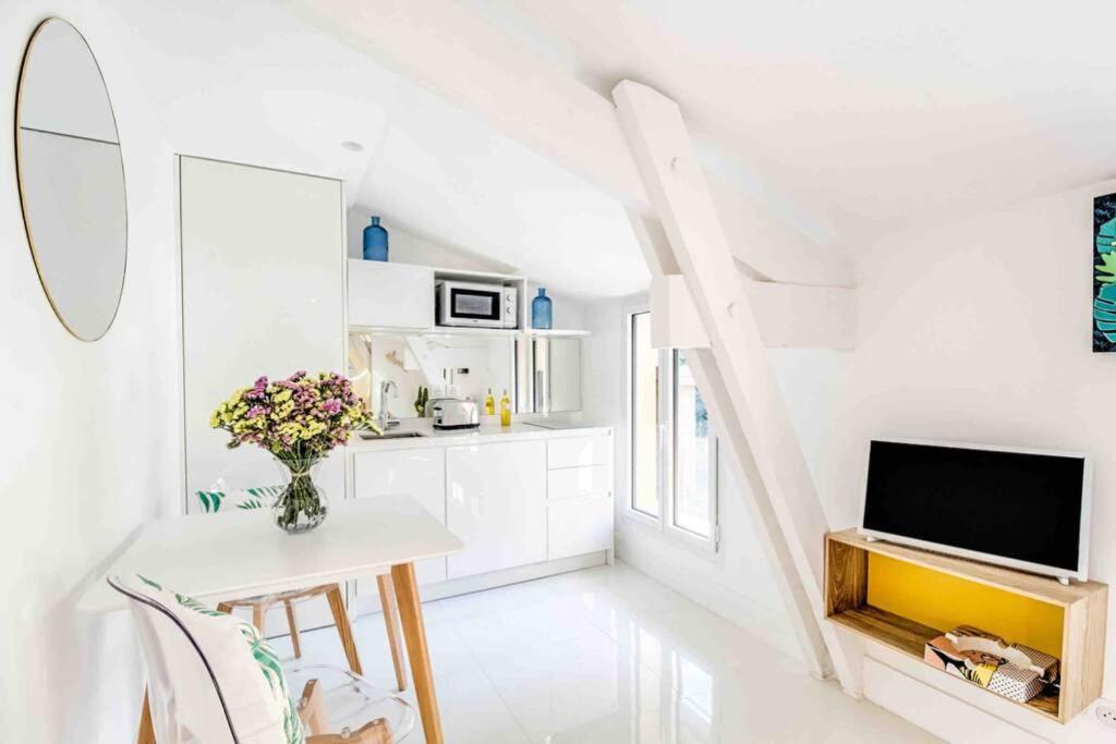 New Design Studio Walking To The Beach And Shops Villefranche-sur-Mer Exterior photo